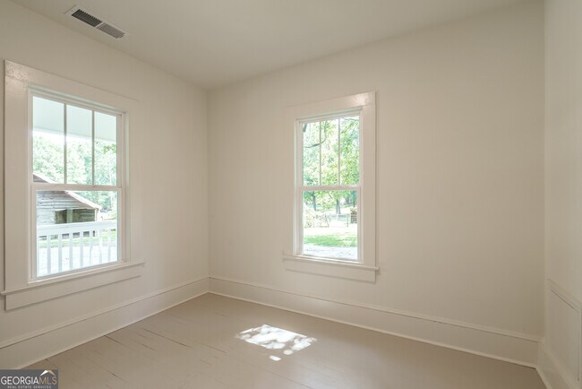 Building Photo - 5380 Guthrie Rd
