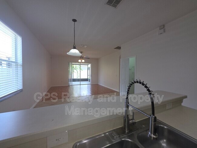 Building Photo - 117 Venetian Bay Cir