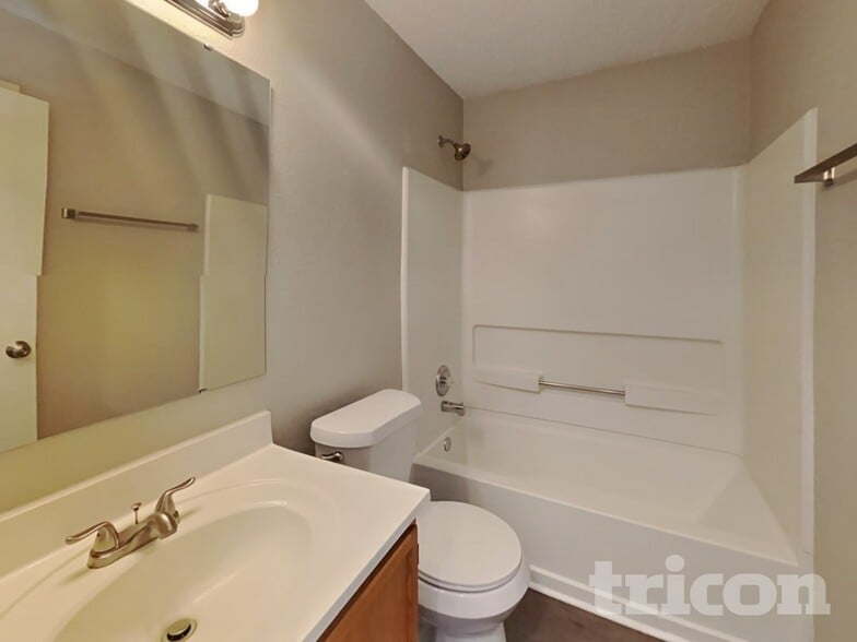 Building Photo - 4518 Redcliff S Ln