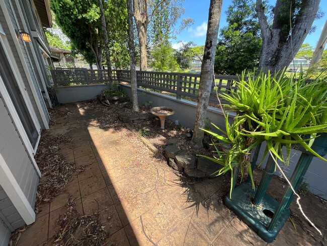 Building Photo - Hampton Court (Mililani Mauka) - Must see!!  3 bedrooms, central A/C, large 1745 sf, 2 story