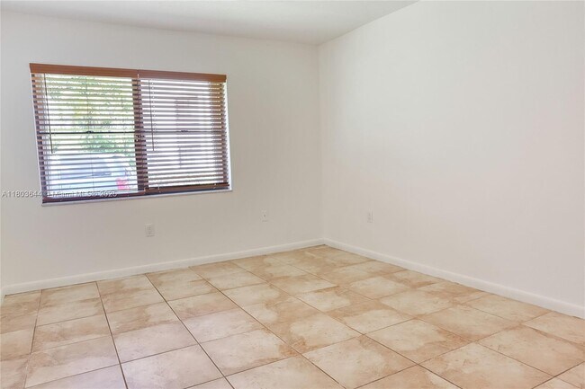 Building Photo - 11521 SW 109th Rd