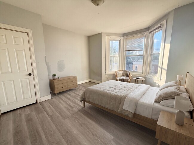 Building Photo - 5210 Master St