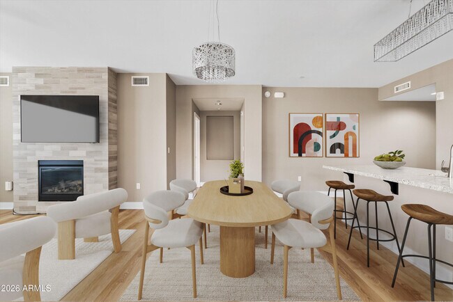 Building Photo - 4805 N Woodmere Fairway