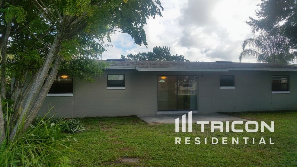 Building Photo - 1122 Ibsen Ave