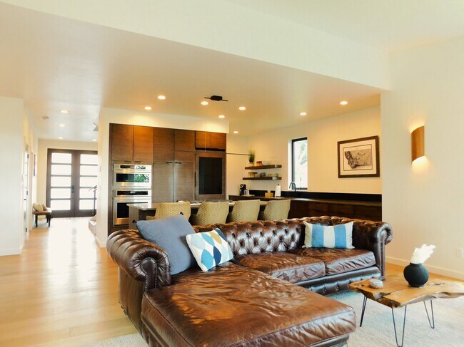 Building Photo - 55 Shady Pnes Ln