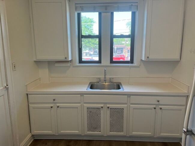 Building Photo - 36 Lawton Rd