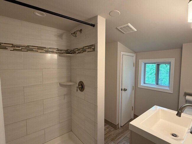 Building Photo - Single Family in Aston, PA