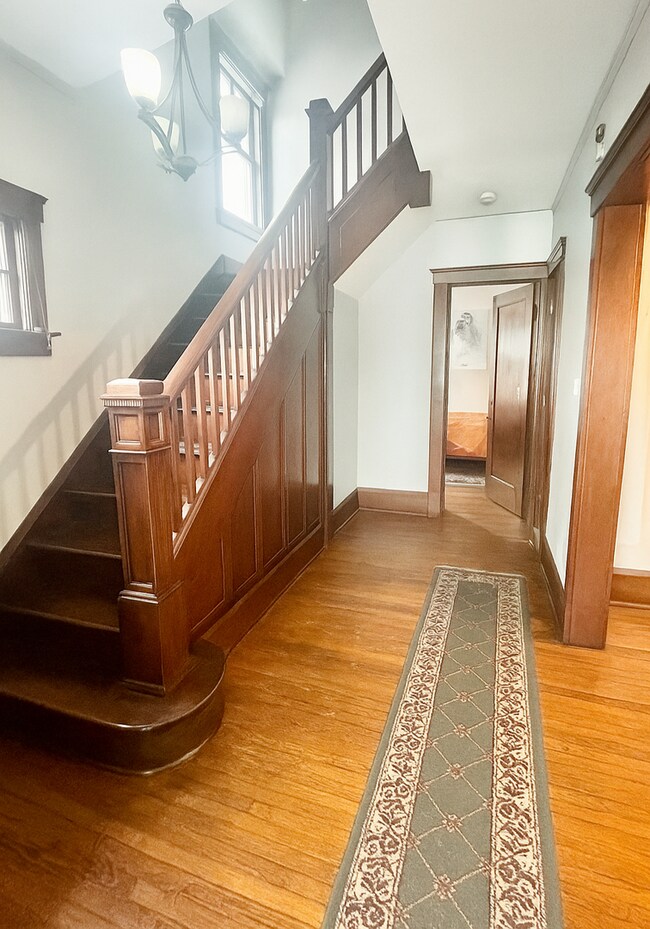 Building Photo - 504 Catherine St