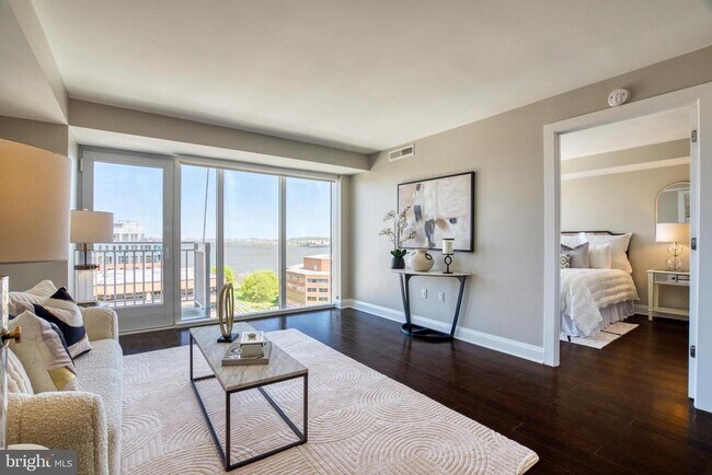 Building Photo - 925 N Fairfax St