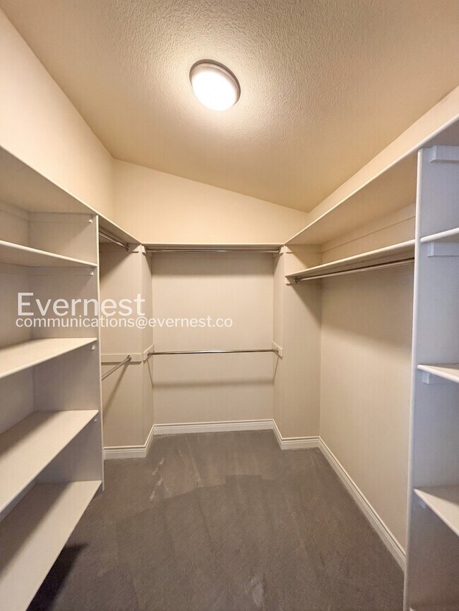 Building Photo - 268 S Garfield St