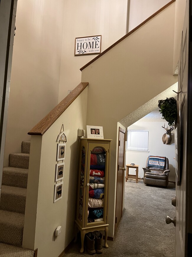 Entry Way - 1046 Baxter St