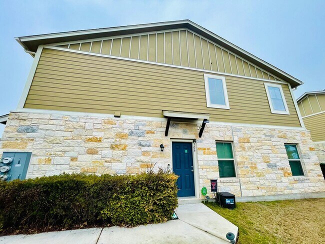 Building Photo - 1620 Bryant Dr