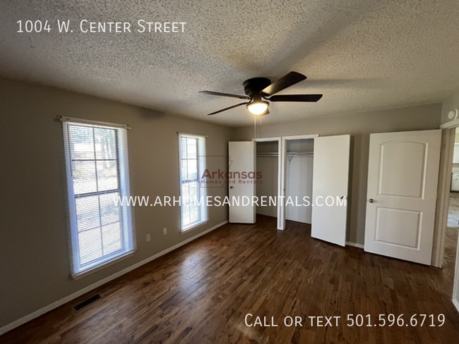 Building Photo - 1004 W Center St