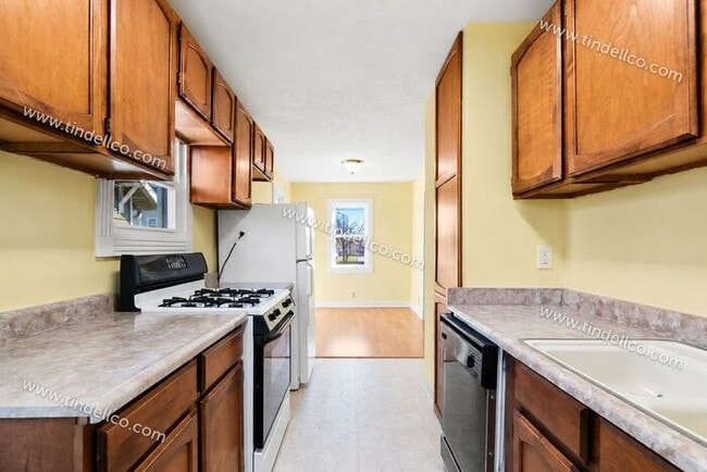 Building Photo - Charming 1-Bedroom Home in Portsmouth with A/C, Fenced Yard & Off-Street Parking
