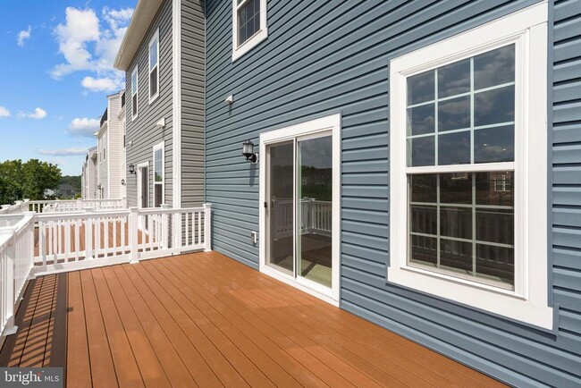 Building Photo - 7754 Meander Ct S