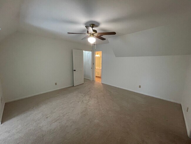 Building Photo - Large 4/4 House in Maplewood $2,650