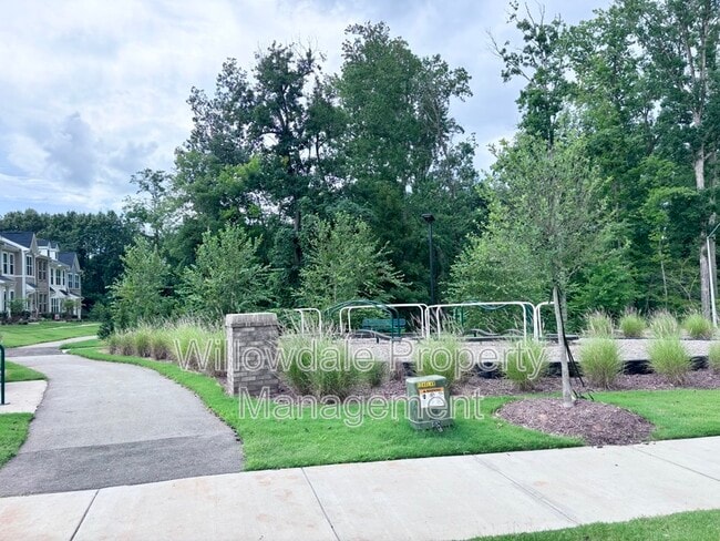 Building Photo - 211 Central Townes Wy