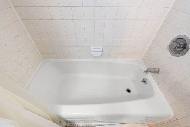 Building Photo - 2601 University Ave