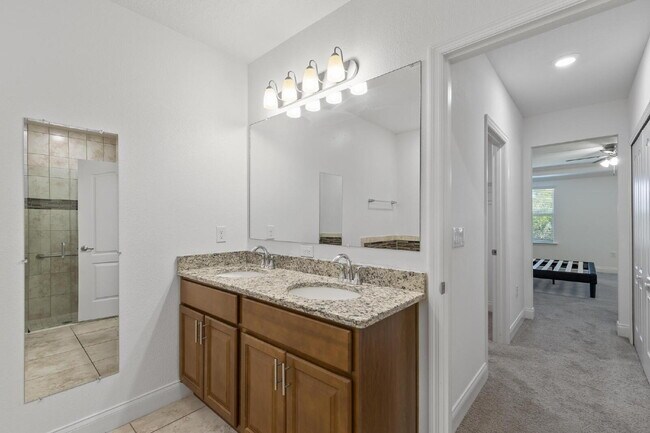 Building Photo - CLOSE TO EVERYTHING!