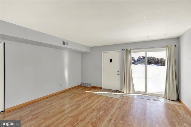 Building Photo - 2900 State Hill Rd