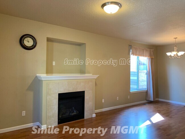 Building Photo - NEW Carpet