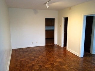 Building Photo - 522 E 3rd St