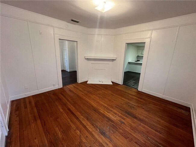 Building Photo - 3 Southern St