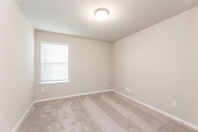 Building Photo - 7215 Wilshire Ct