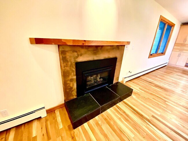 Building Photo - Stunning, 4 Bedroom, 3500 Square Foot, Highland's Home in Boise's North End