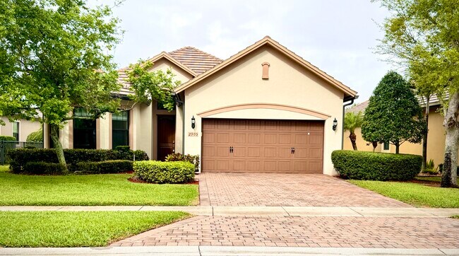 Building Photo - 2905 Siena Cir