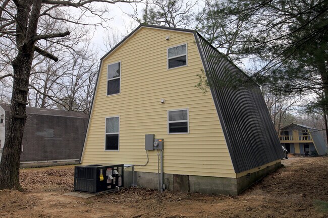 Building Photo - 34 Chalet Dr
