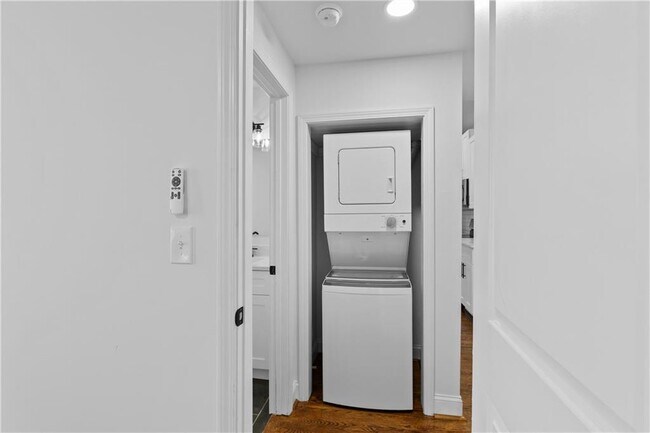 Building Photo - 360 Ponce De Leon Ave NE