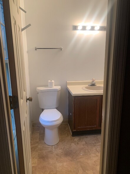 Building Photo - 121 Arcadia Ln