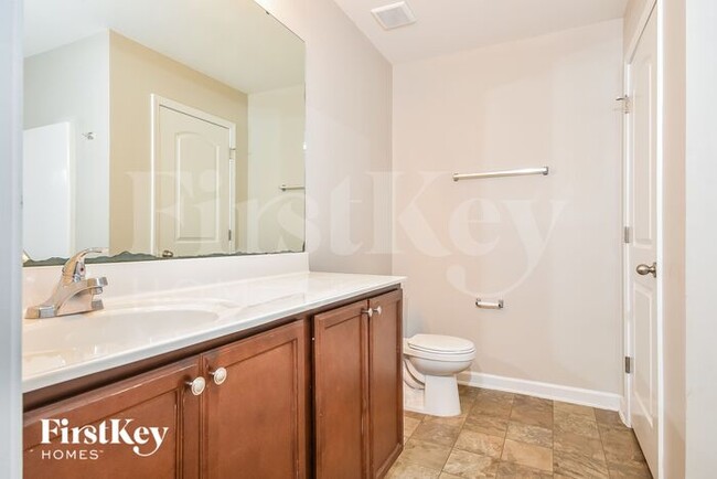 Building Photo - 325 Oferrell St