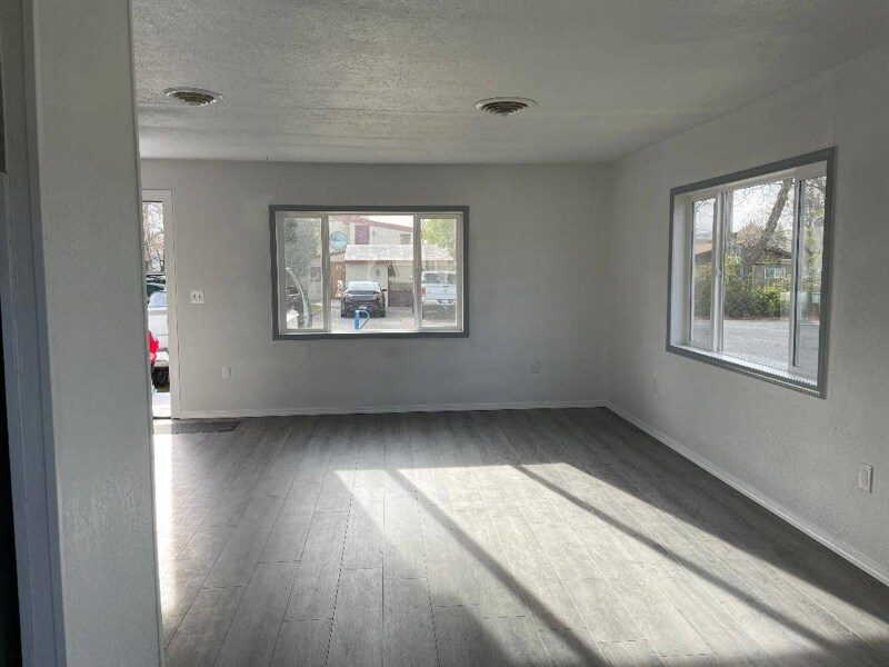 Building Photo - 1106 N 60th Ave