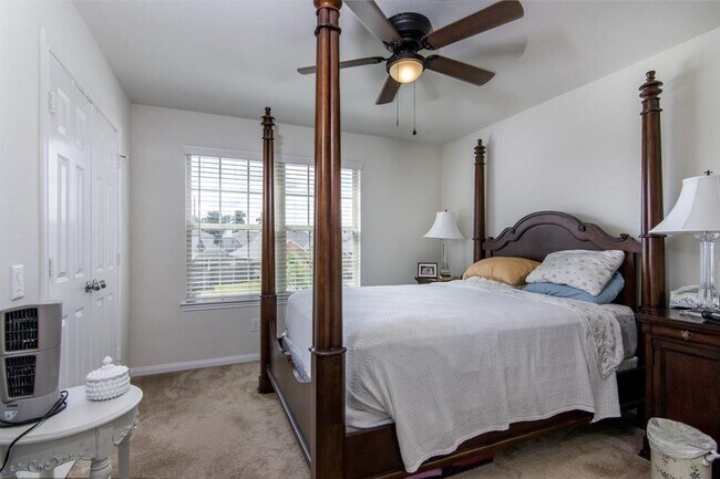 Building Photo - 9738 Birdsnest Ct