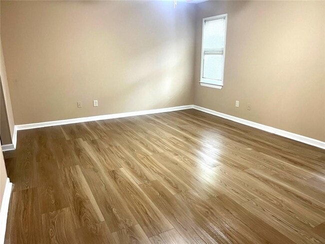 Building Photo - 8114 Woodlake Dr