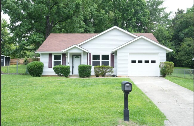 Building Photo - A beautiful house available in Williford