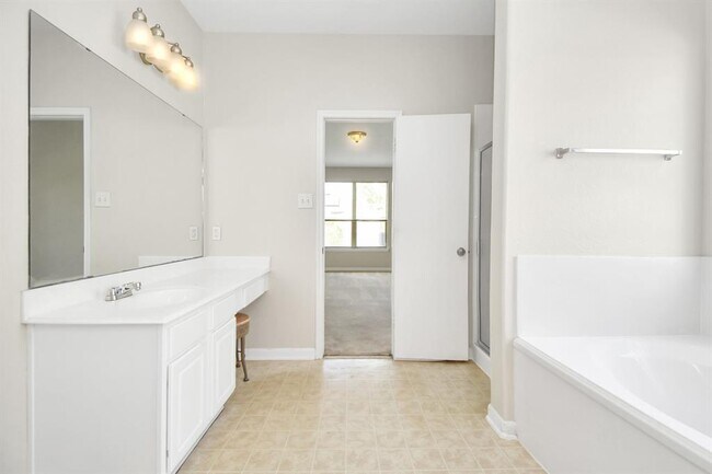 Building Photo - 6903 Oleander Grove Way