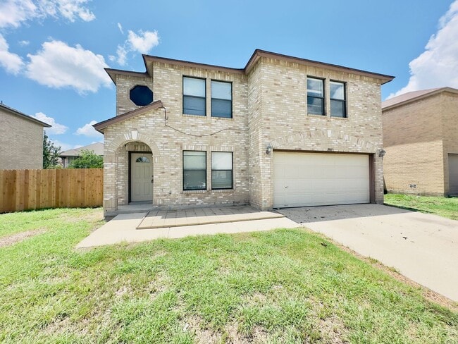 Building Photo - Spacious 4-Bedroom Home in Westwood – Lean...