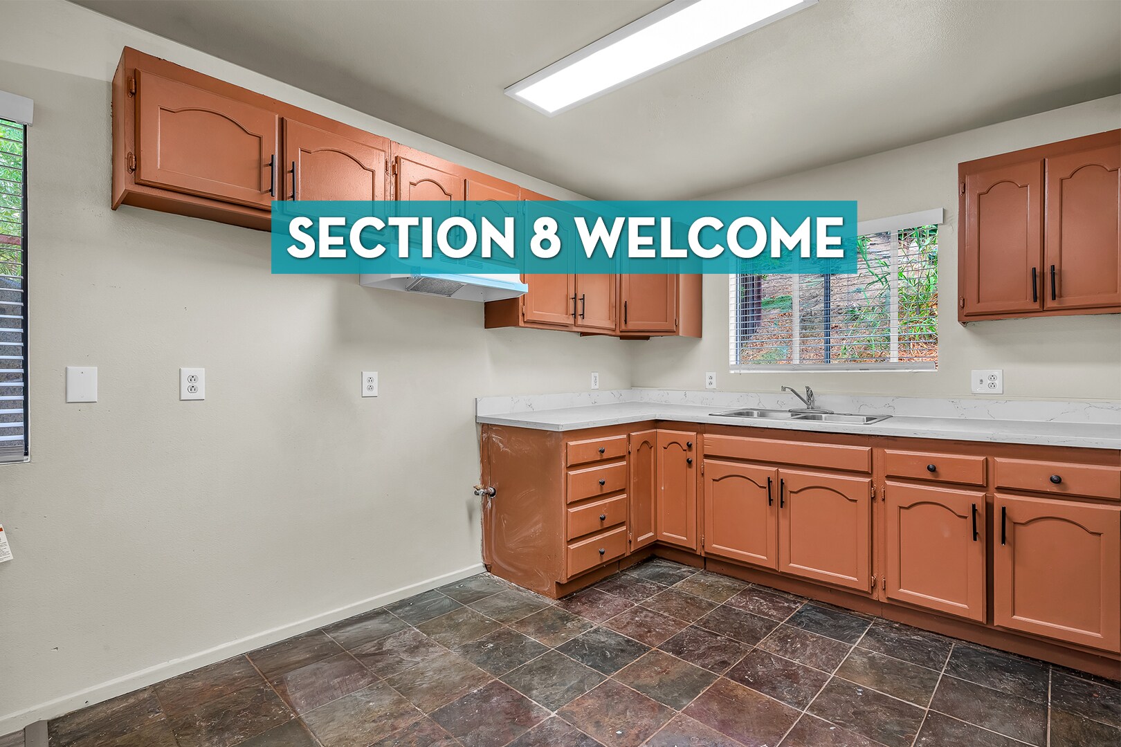 Building Photo - 5243 Huntington Dr N