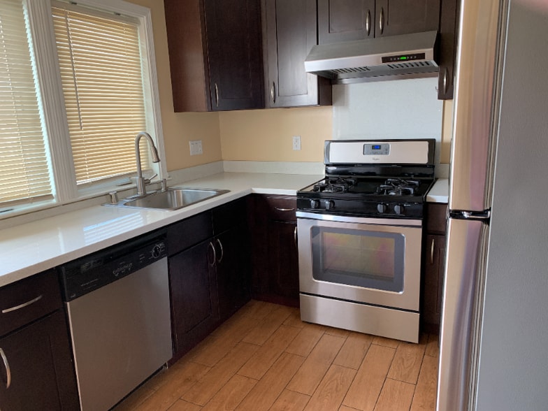 Building Photo - 600 Wesley Ave