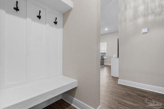Building Photo - 7695 Burnside Lp