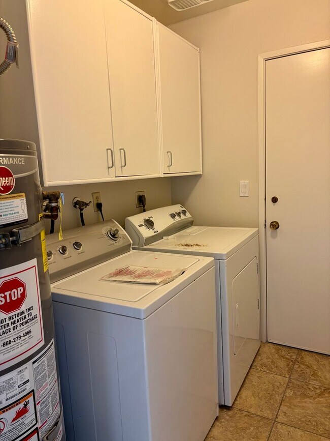 Building Photo - Spacious 4BR San Diego Home with Private Pool