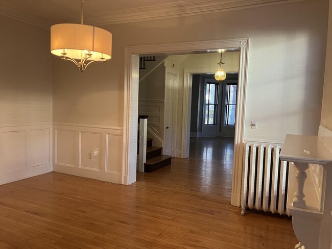 Building Photo - 322 Spring St