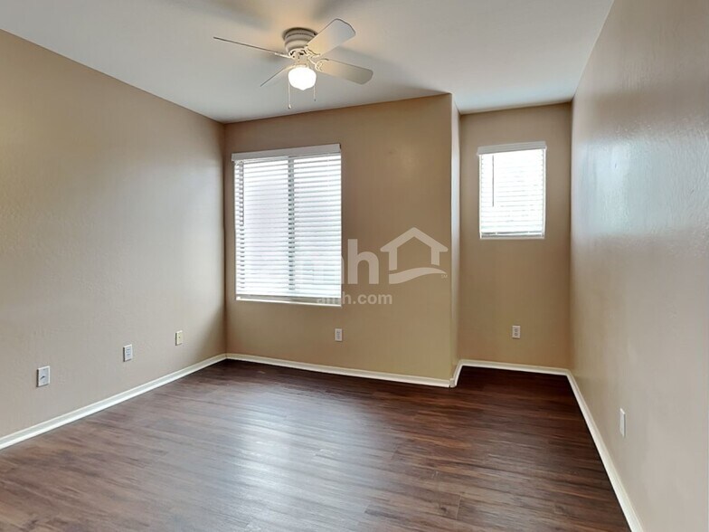 Building Photo - 3908 N 294th Ln