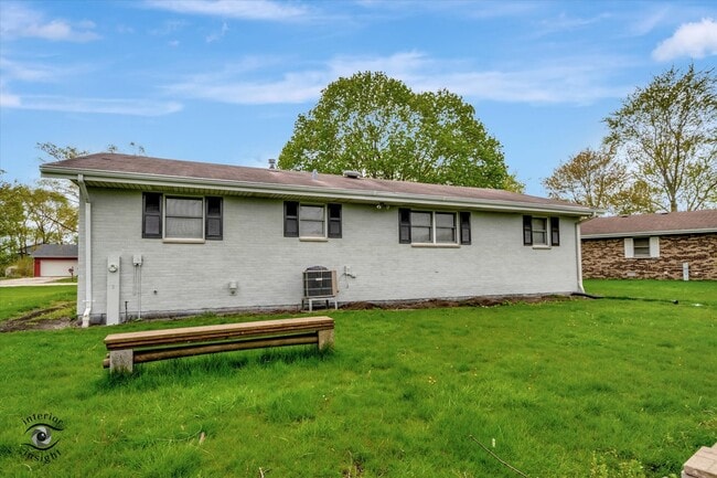 Building Photo - 18 Laurel Ln