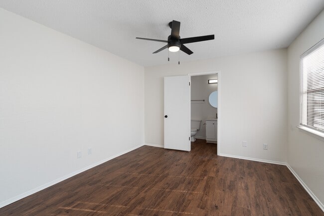 Building Photo - 2909 W Slaughter Ln