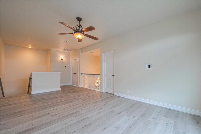 Building Photo - 5703 Saragosa Dr