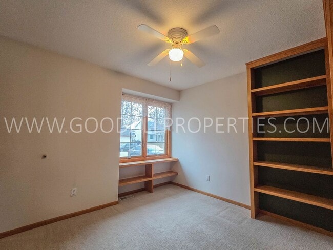 Building Photo - Spacious 5-Bedroom Ranch in the Heart of Waukee with a fenced in yard